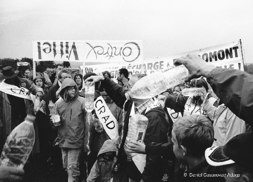 20. Lâcher d'eau protestataire. Plaine des Vosges, 2006
